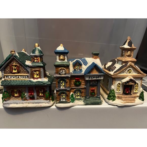 Greenbrier INT'L Christmas Houses/Buildings NO LIGHTS BLDGS ONLY Set Of Ten (10) - Picture 2 of 13